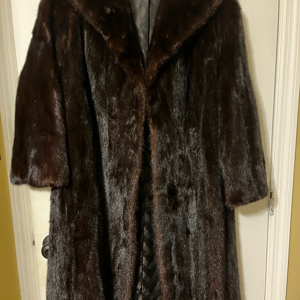 Gorgeous authentic dark brown mink coat!